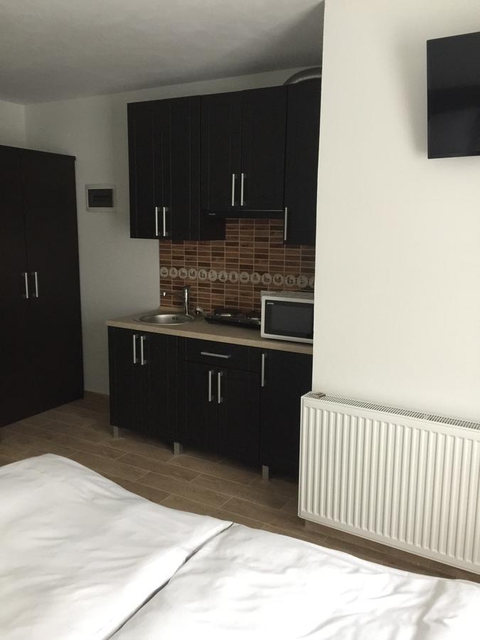 Mini-Hotel Megora ราคิฟ ภายนอก รูปภาพ