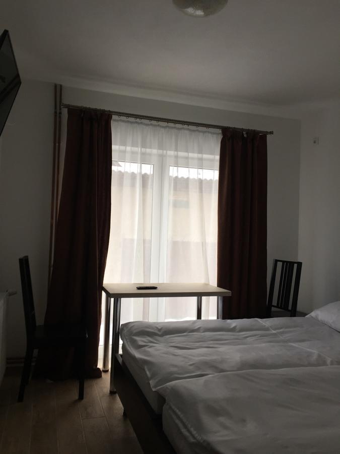 Mini-Hotel Megora ราคิฟ ภายนอก รูปภาพ